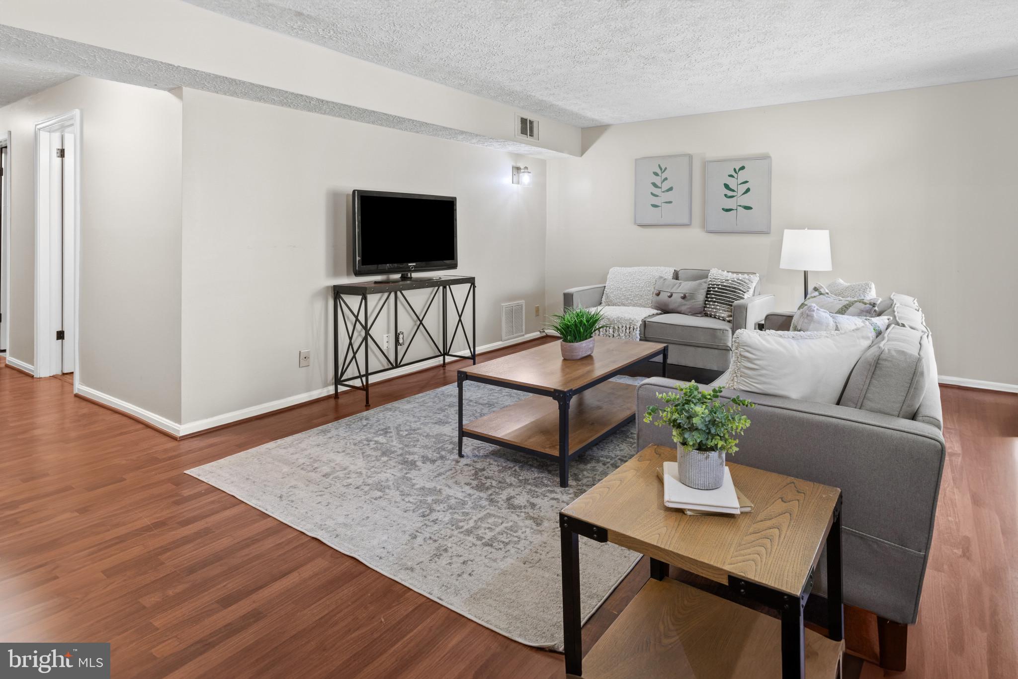 RICHARDSON MEWS - Residential