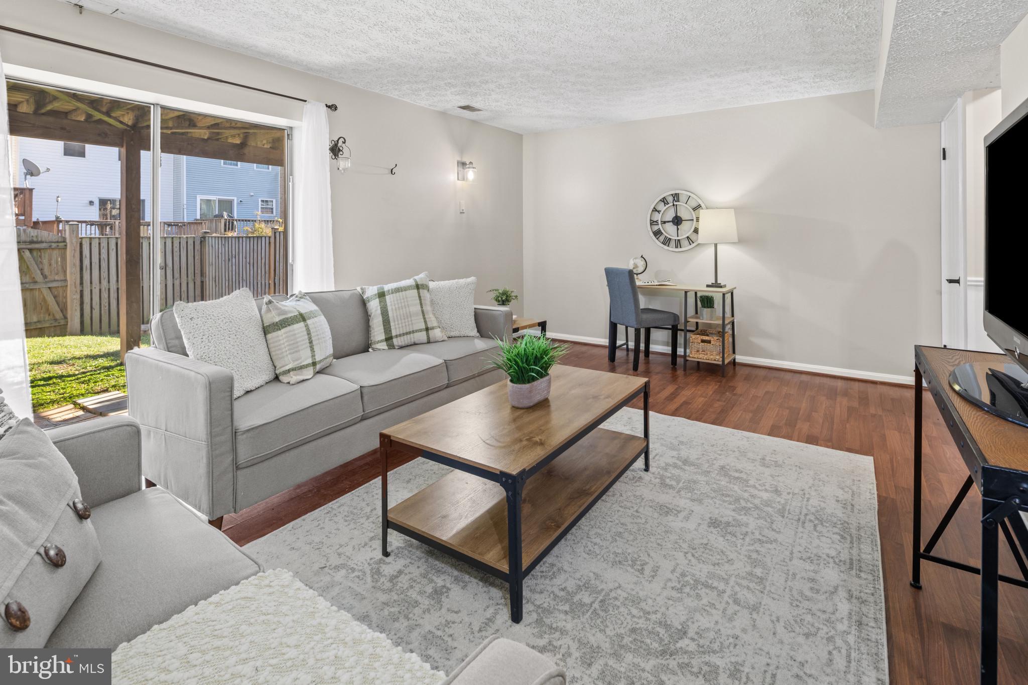 RICHARDSON MEWS - Residential