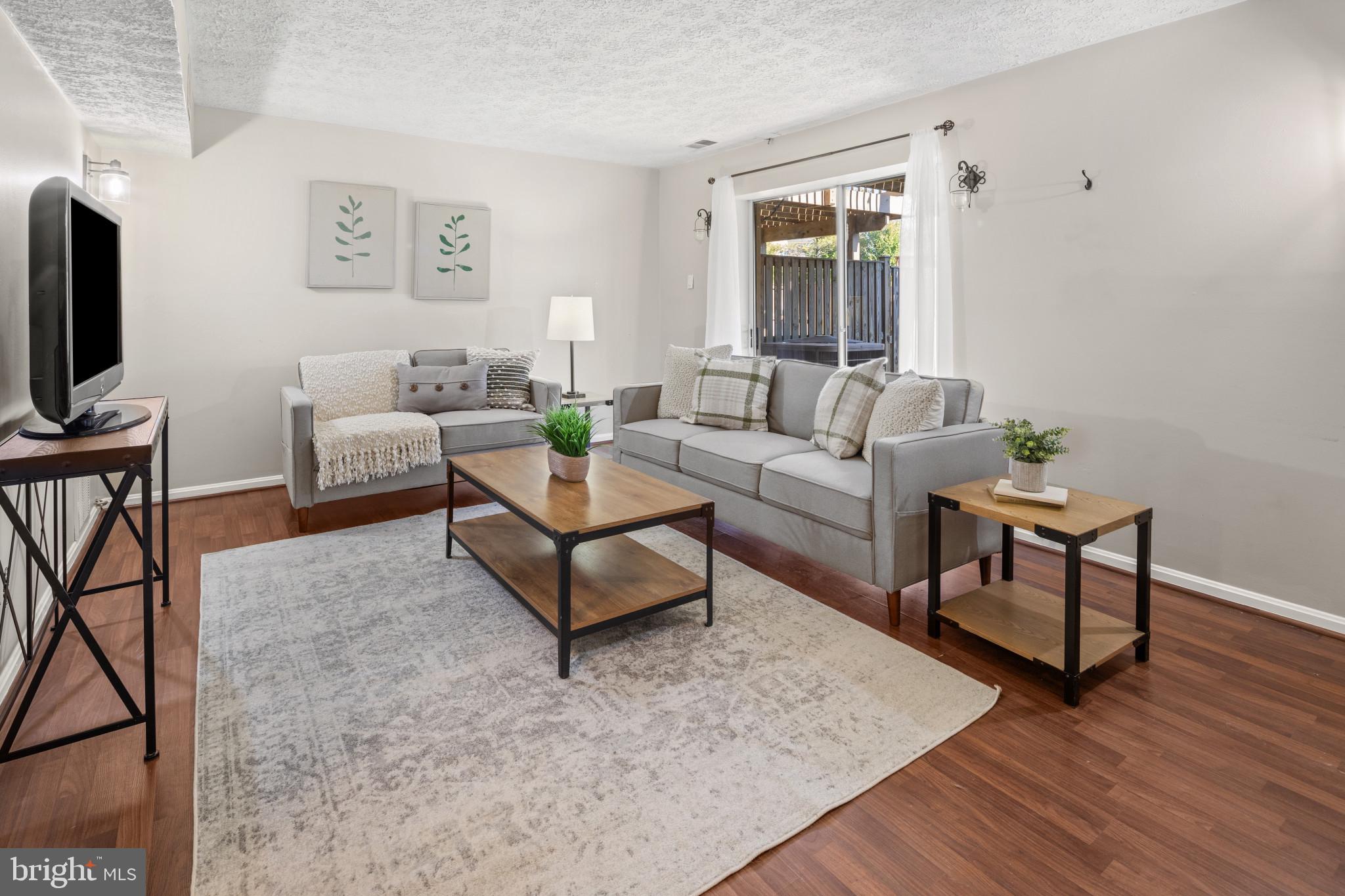 RICHARDSON MEWS - Residential