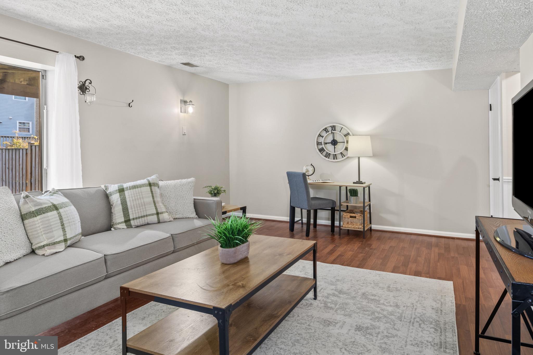 RICHARDSON MEWS - Residential