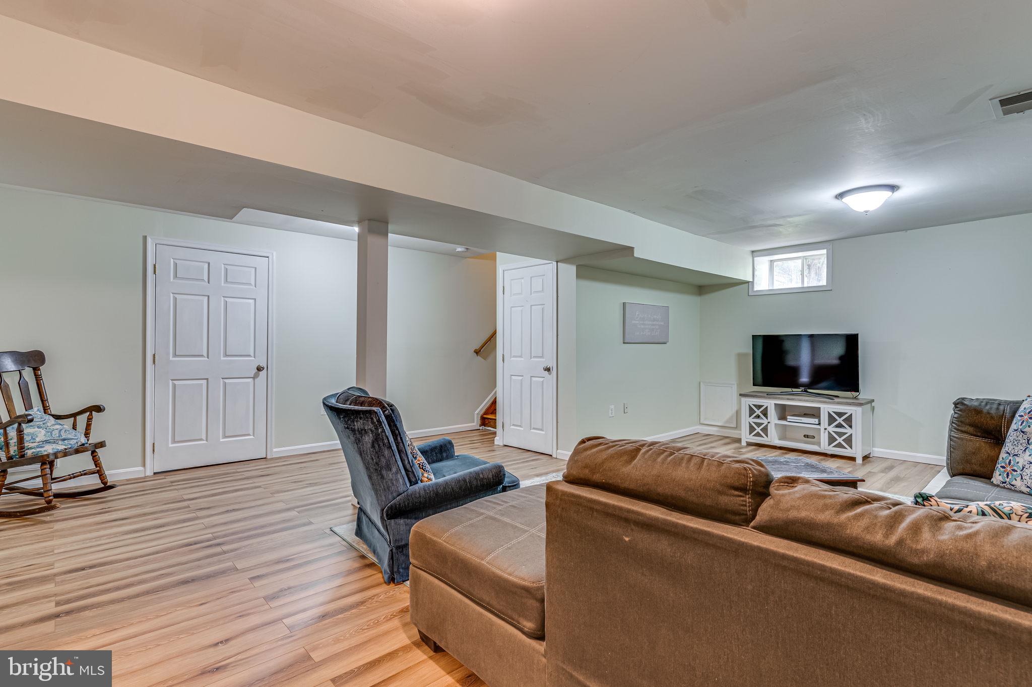 BROADVIEW - Residential