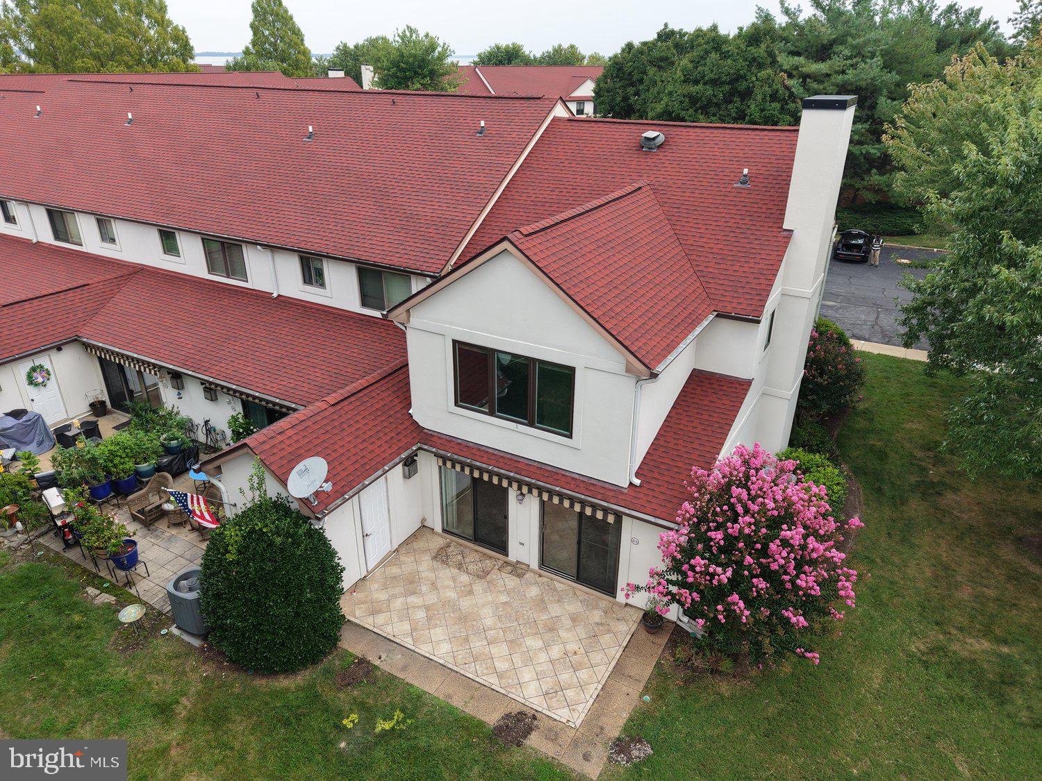 43 QUEEN NEVA COURT A