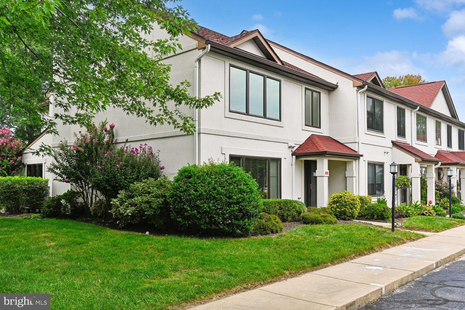 43 QUEEN NEVA COURT A