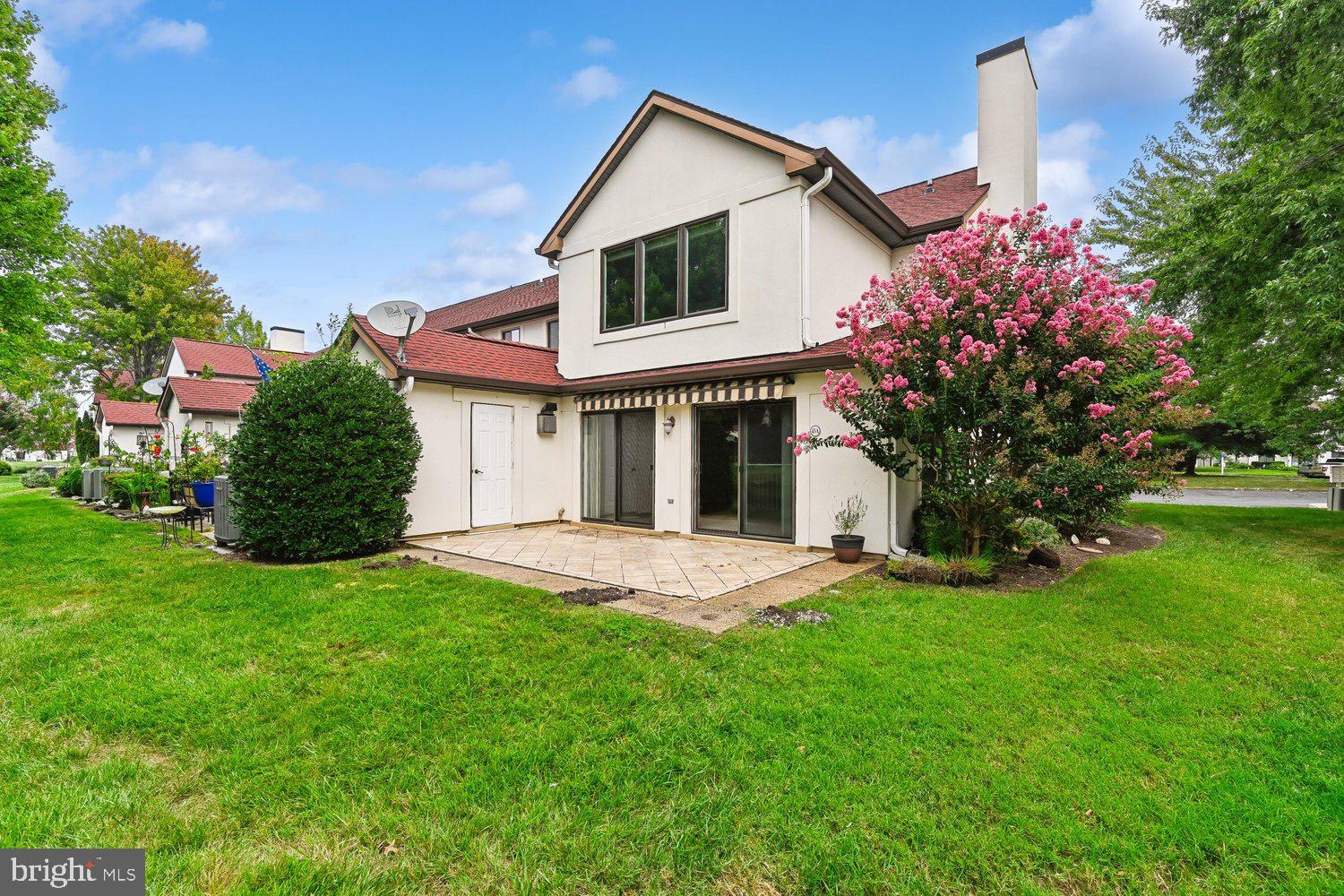 43 QUEEN NEVA COURT A