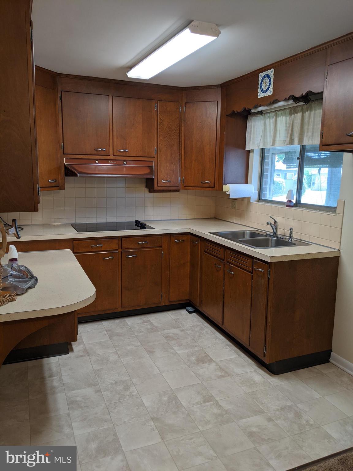 SILVER CREEK ESTAT - Residential Lease