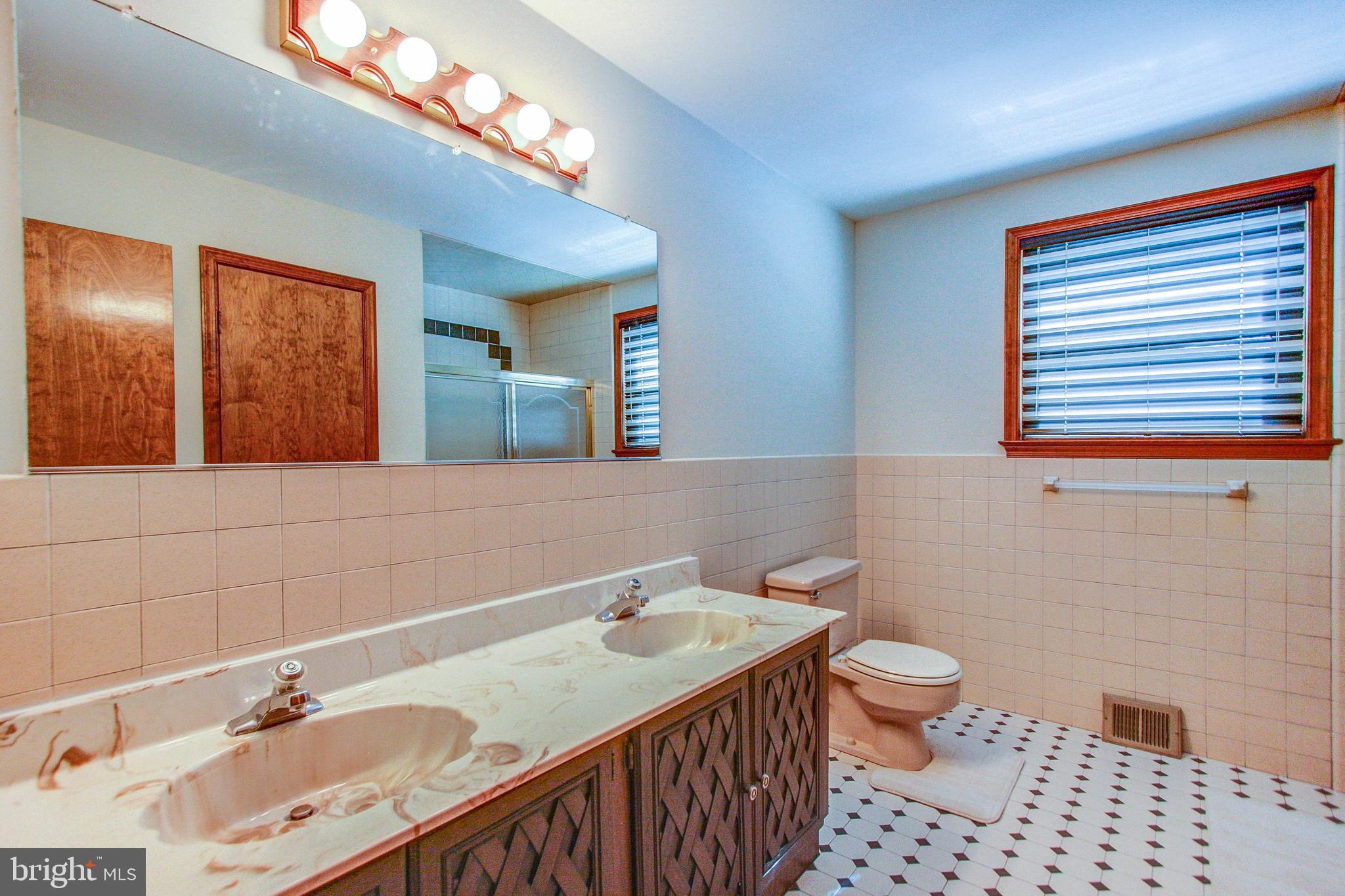HUNTINGDON VALLEY - Residential