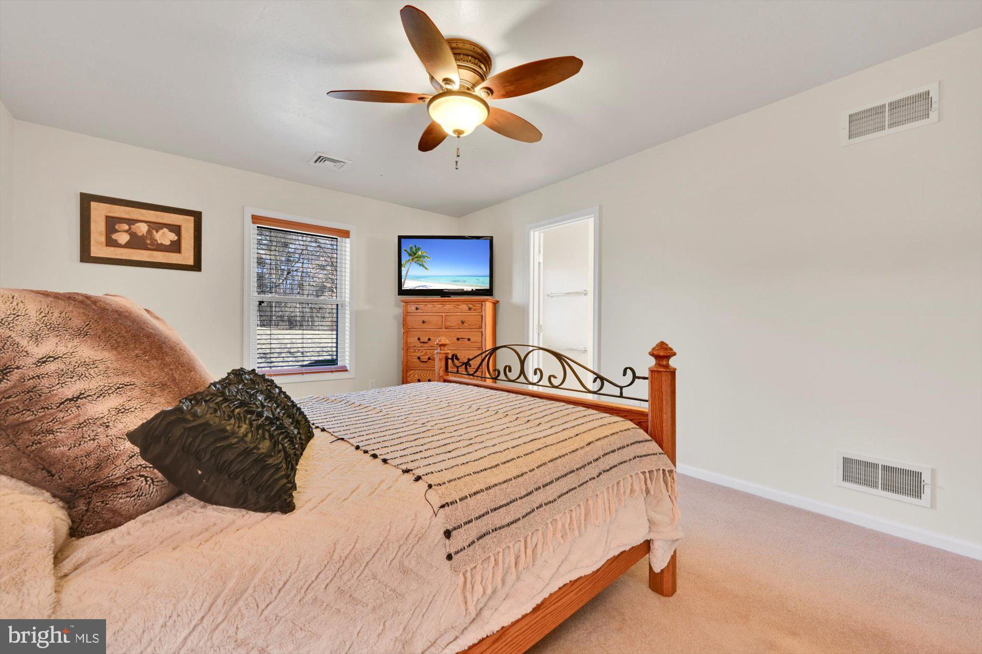 LAUREL MANOR - Residential