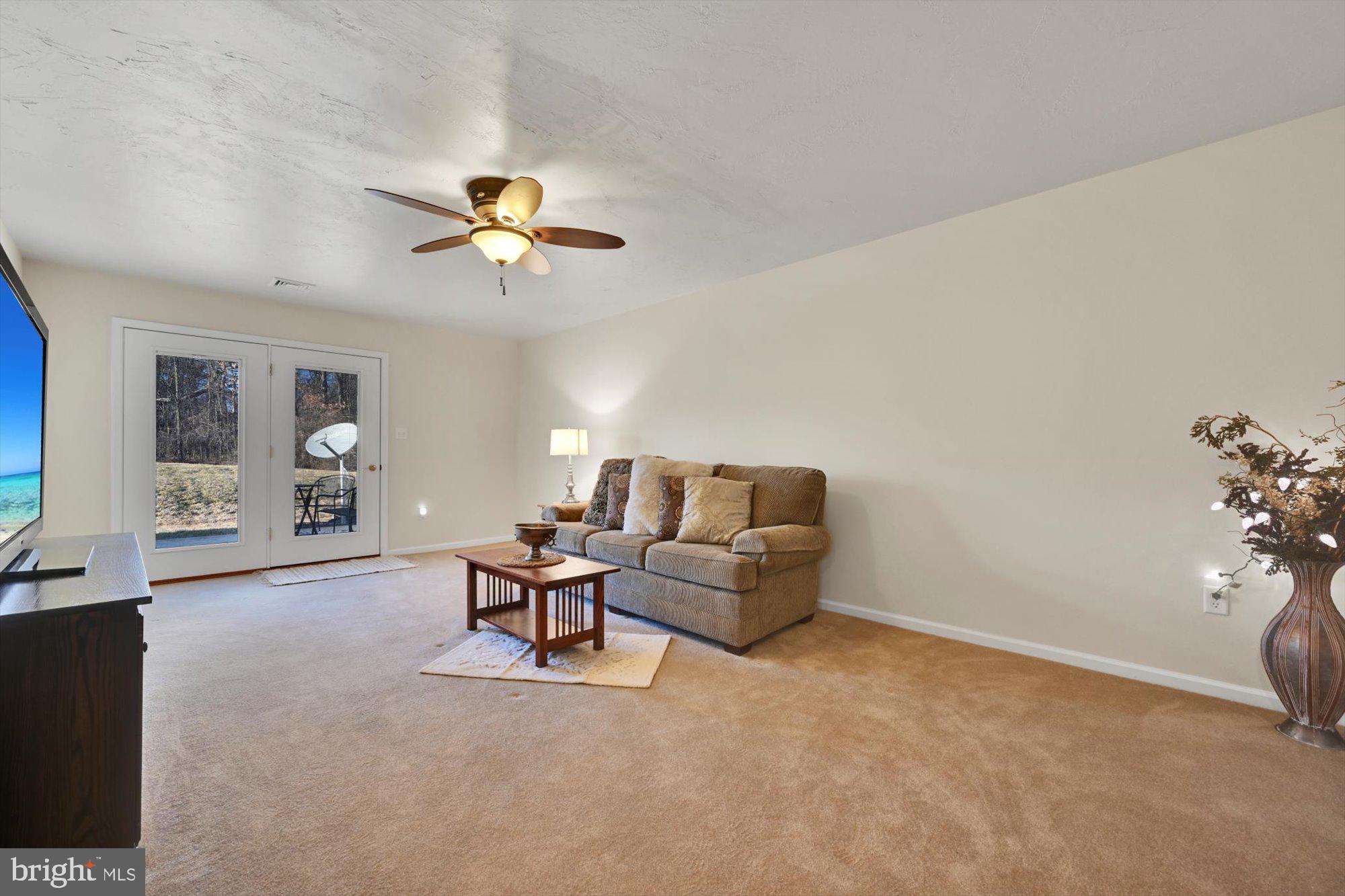 LAUREL MANOR - Residential