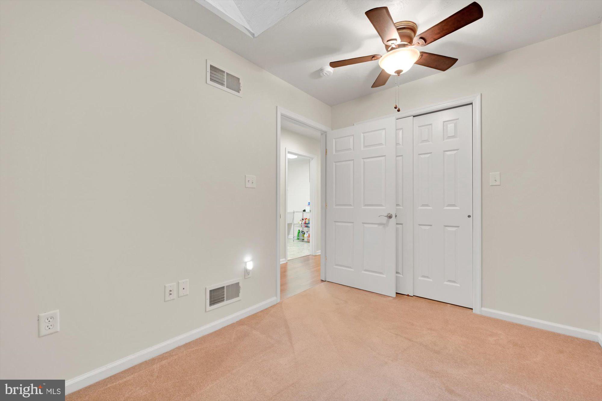 LAUREL MANOR - Residential