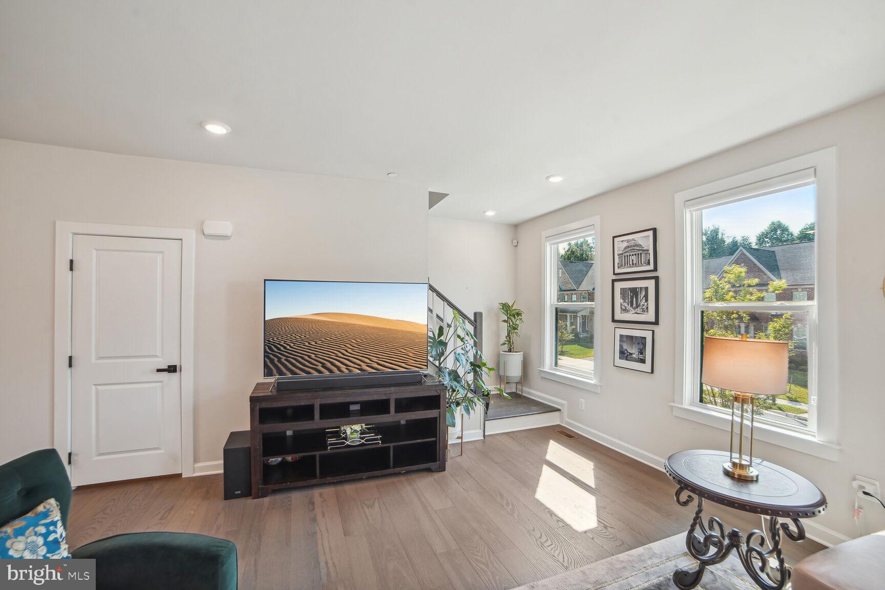 CEDAR CREEK - Residential