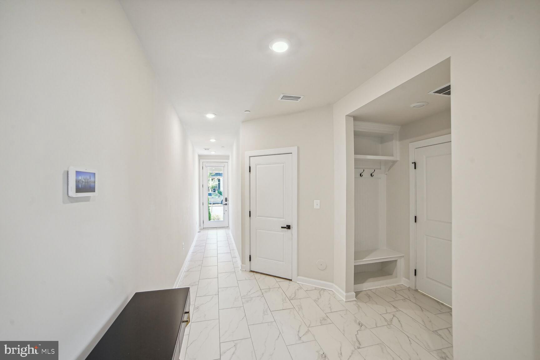 CEDAR CREEK - Residential