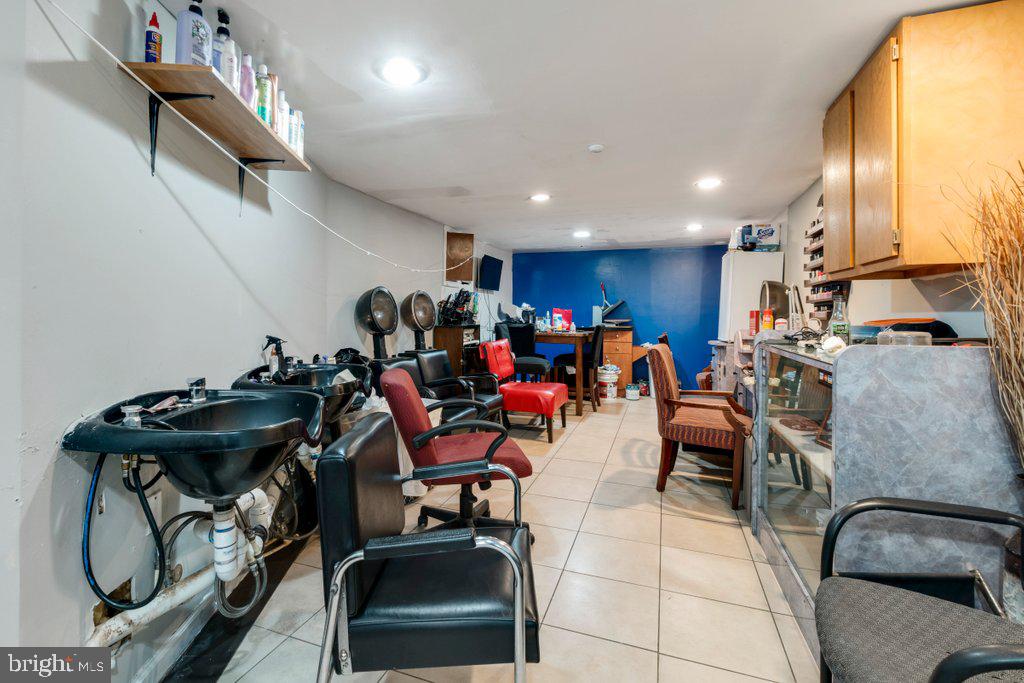 CHARLES VILLAGE - Commercial Sale