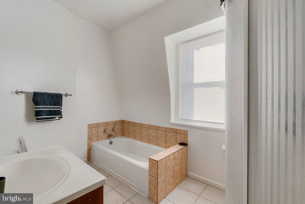 CHARLES VILLAGE - Commercial Sale