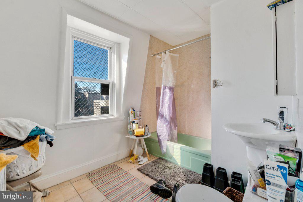 CHARLES VILLAGE - Commercial Sale