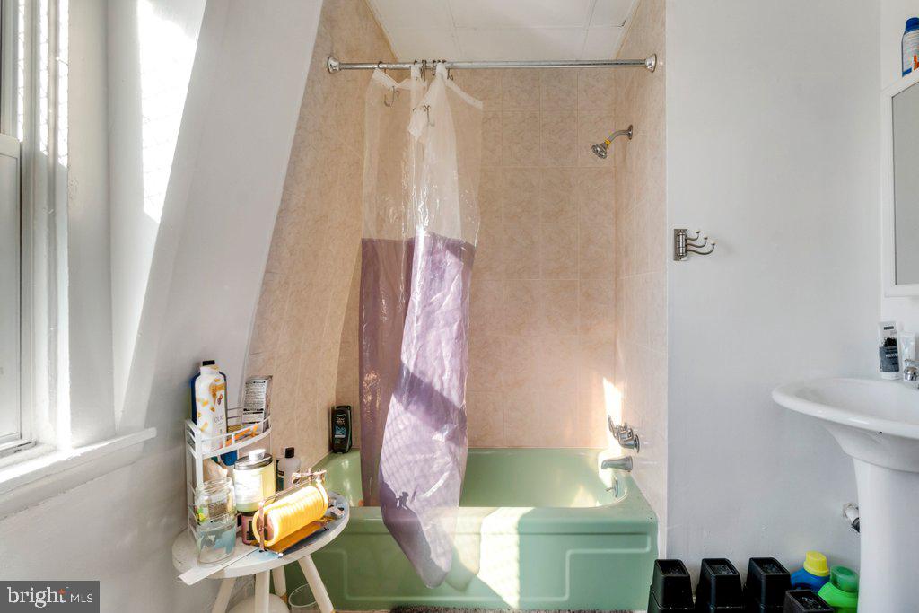 CHARLES VILLAGE - Commercial Sale