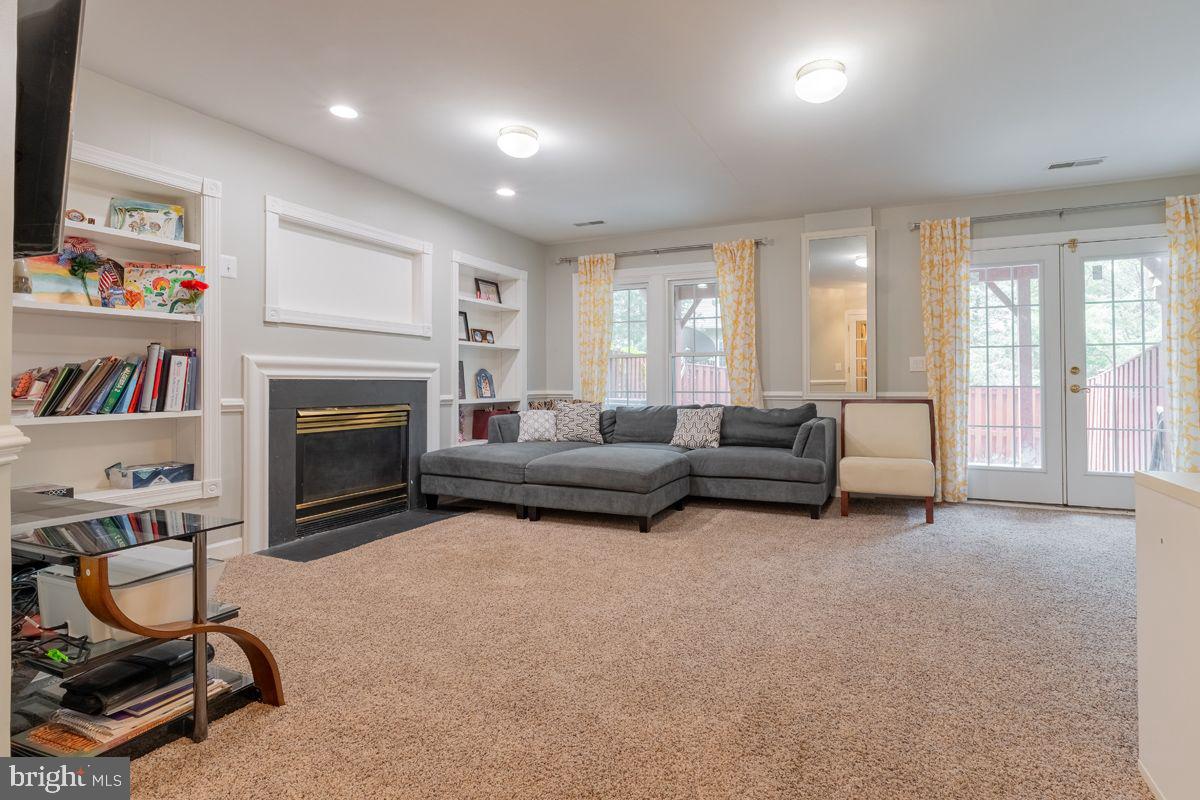 SOUTH RIDING - Residential Lease