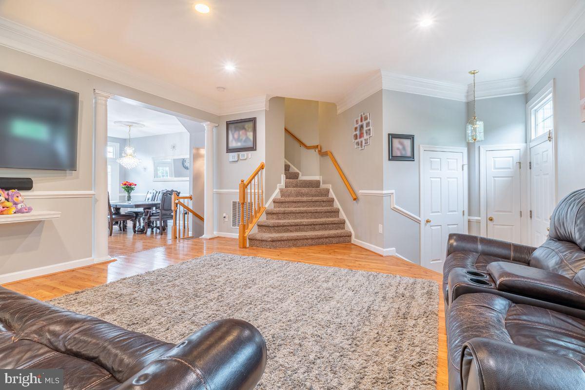 SOUTH RIDING - Residential Lease