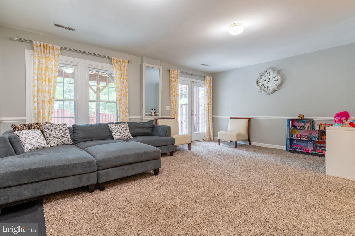 SOUTH RIDING - Residential Lease