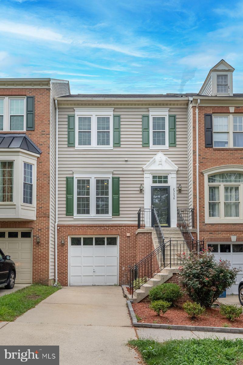 SOUTH RIDING - Residential Lease