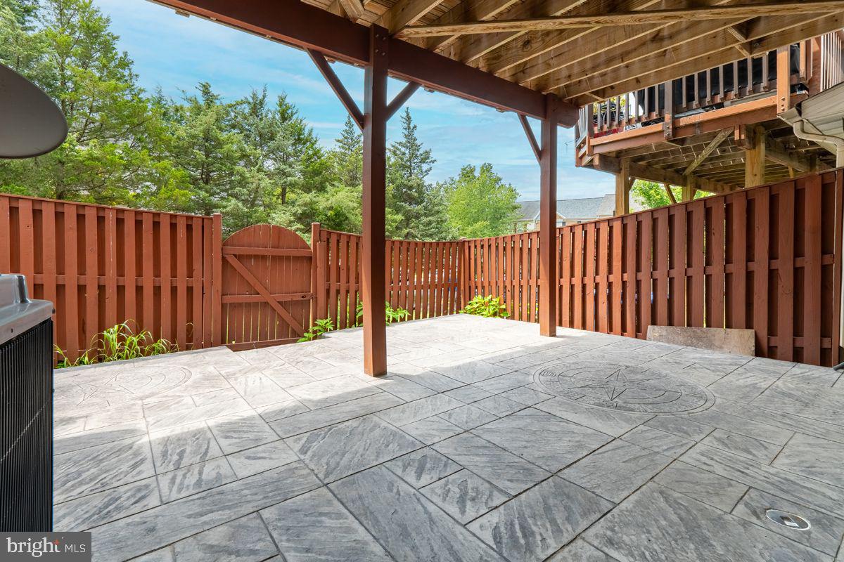 SOUTH RIDING - Residential Lease