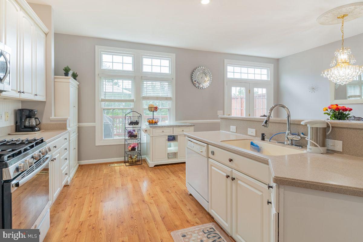 SOUTH RIDING - Residential Lease