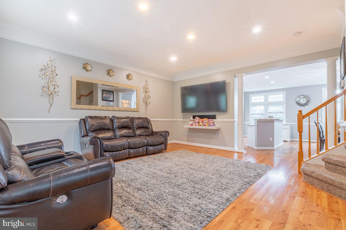 SOUTH RIDING - Residential Lease