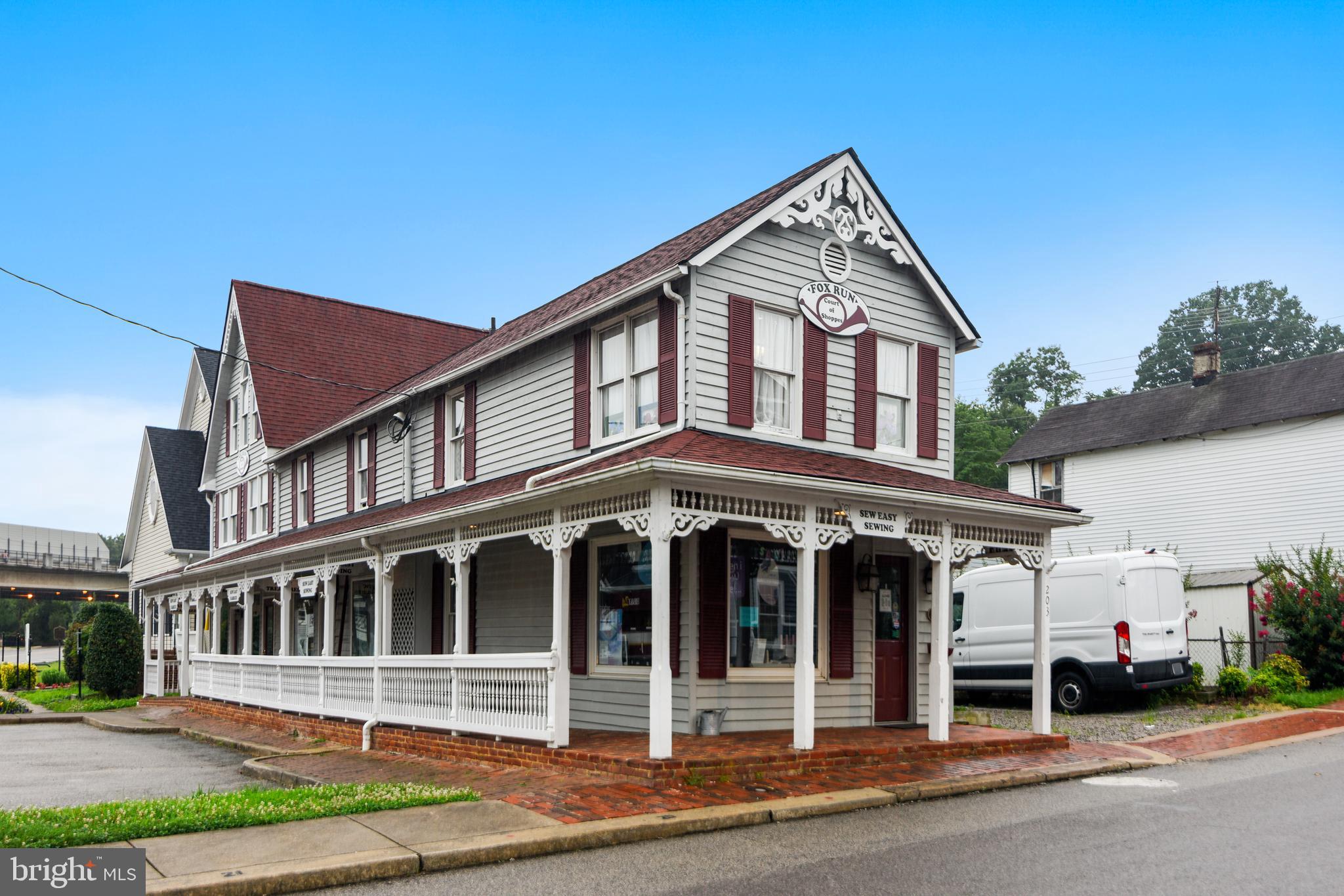 LAKE RIDGE POINTE - Residential