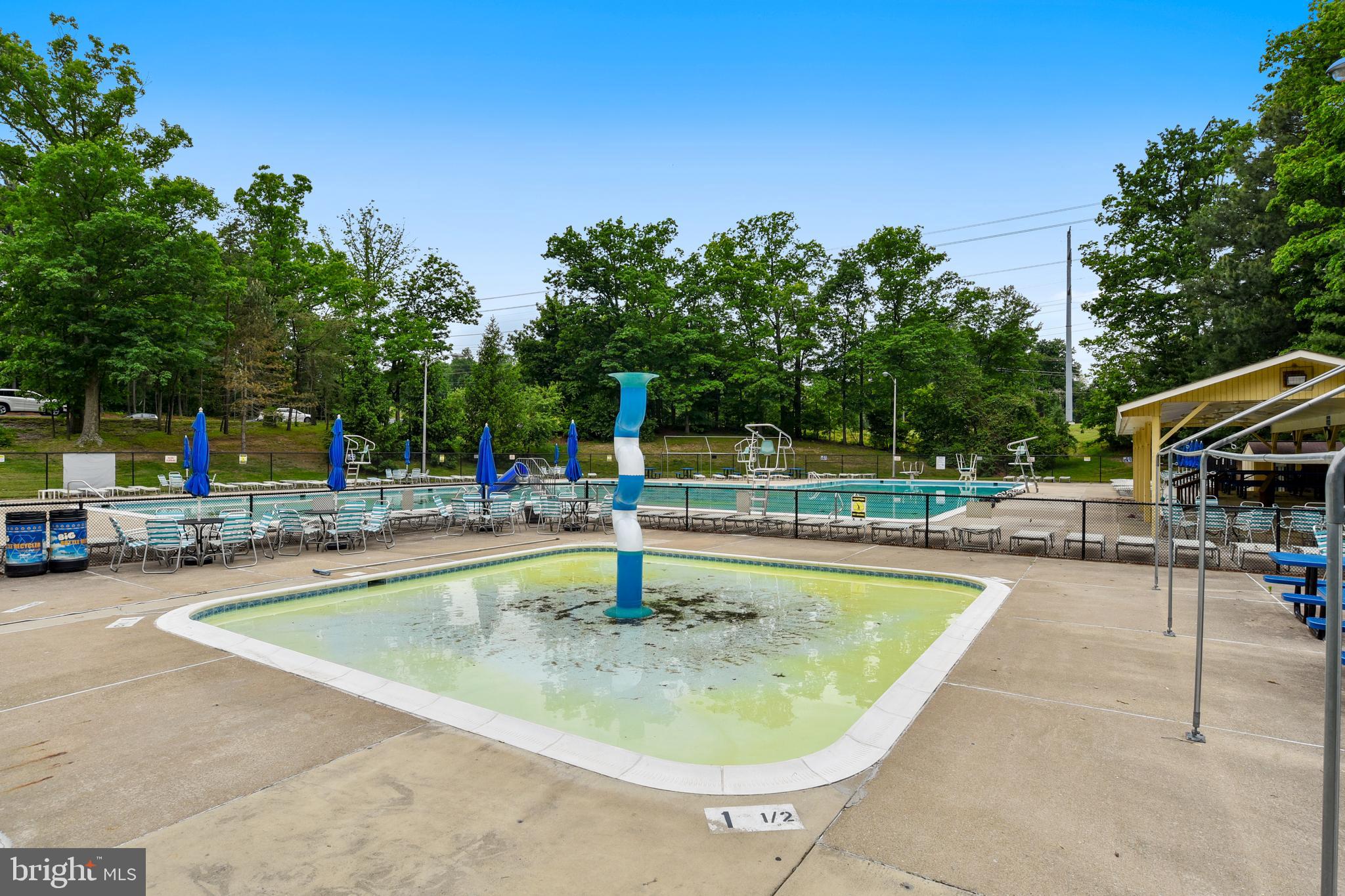 LAKE RIDGE POINTE - Residential