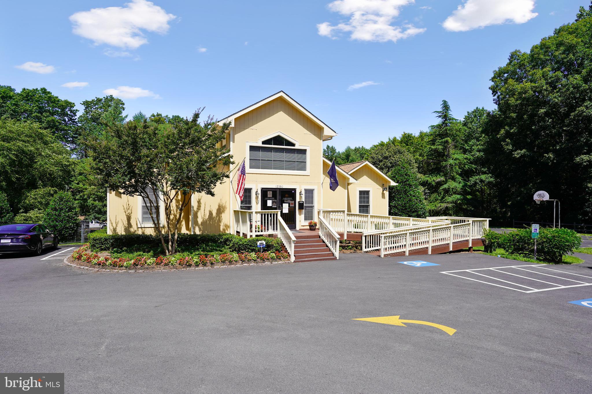 LAKE RIDGE POINTE - Residential