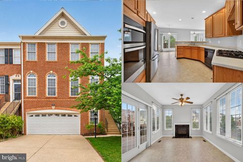 Photo of 22524 Welborne Manor Square, ASHBURN, VA 20148 (MLS # VALO2117266)