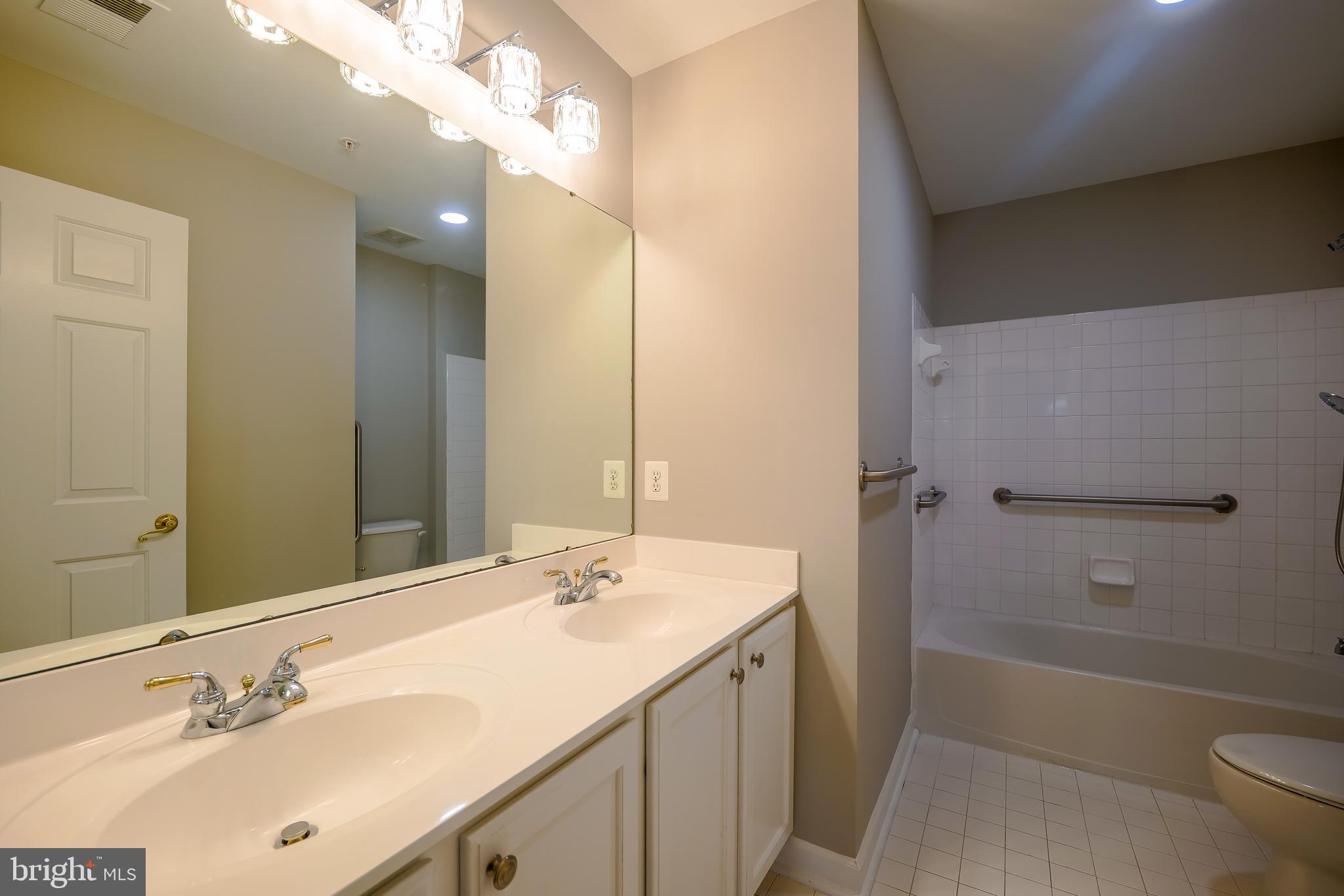 THE VILLAGES AT WELLINGTON - Residential Lease