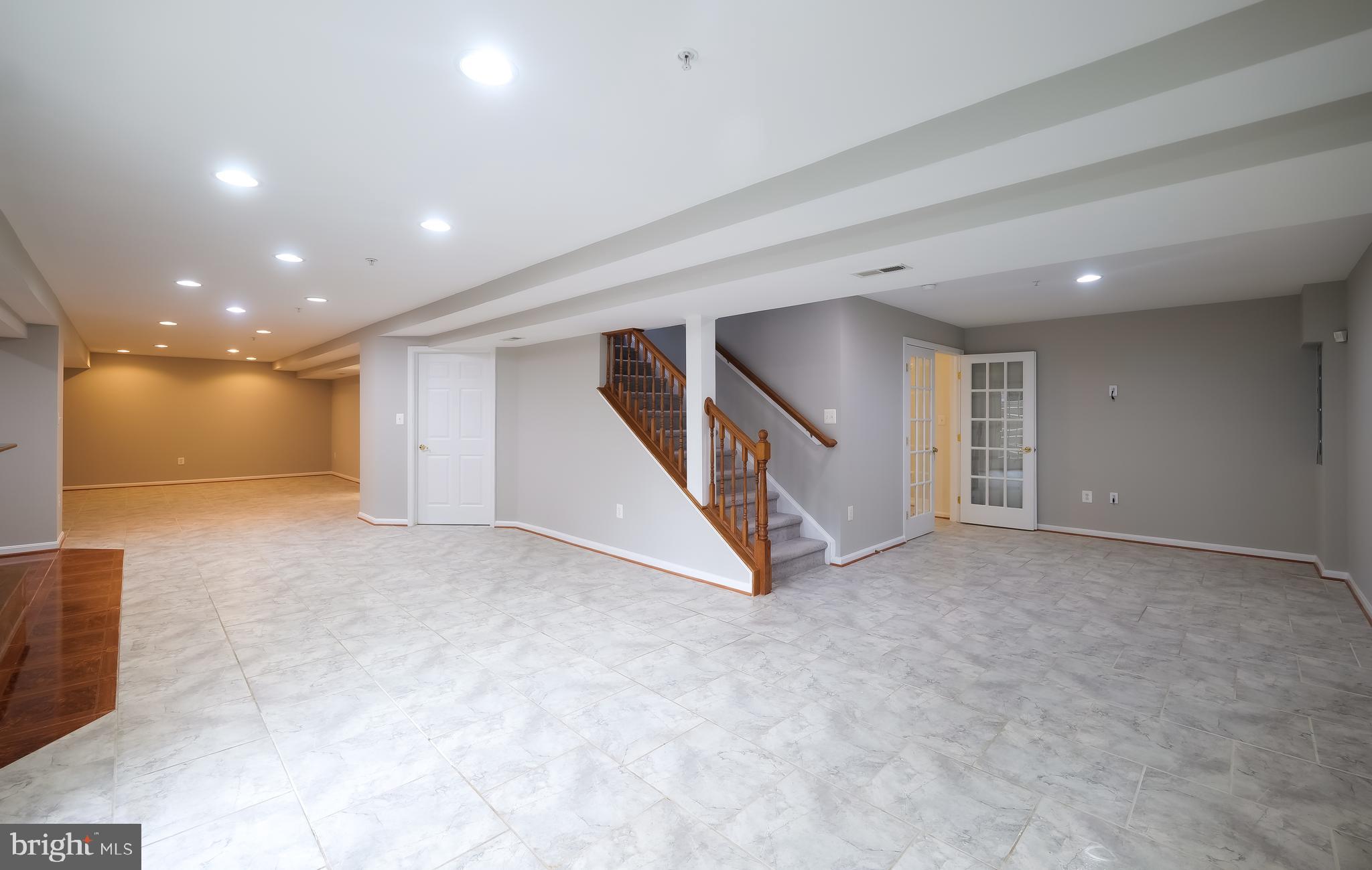 THE VILLAGES AT WELLINGTON - Residential Lease