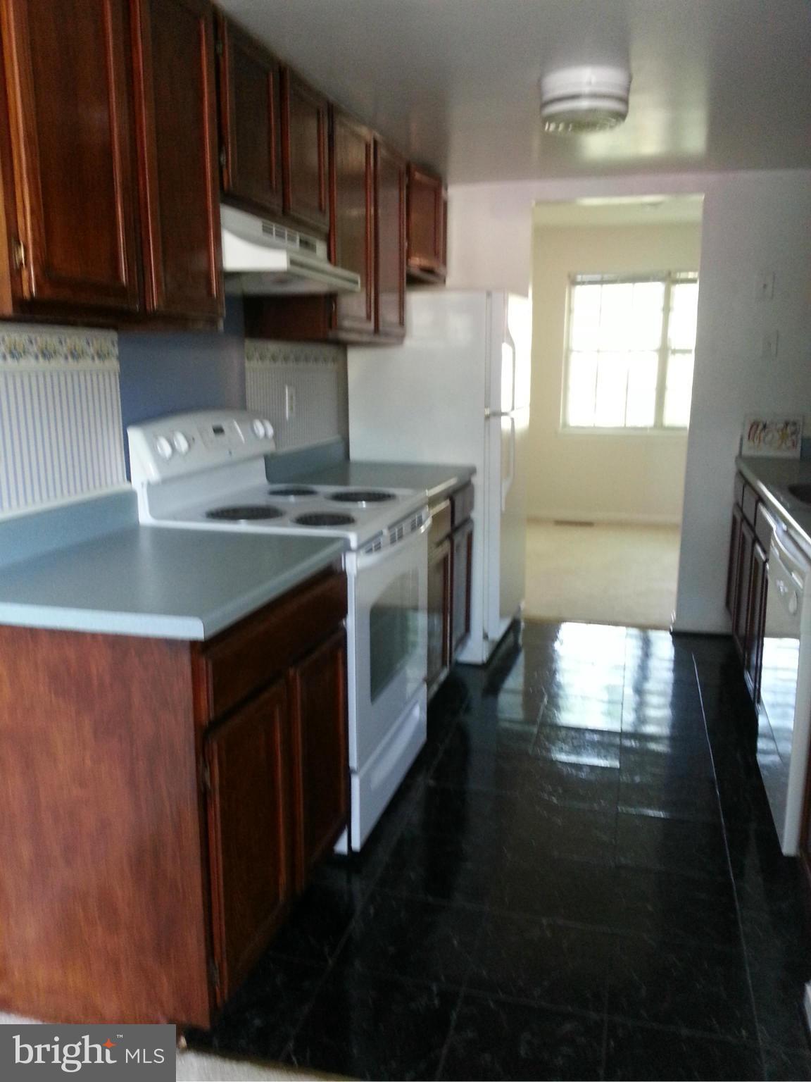 PINEWOOD GREENS - Residential Lease