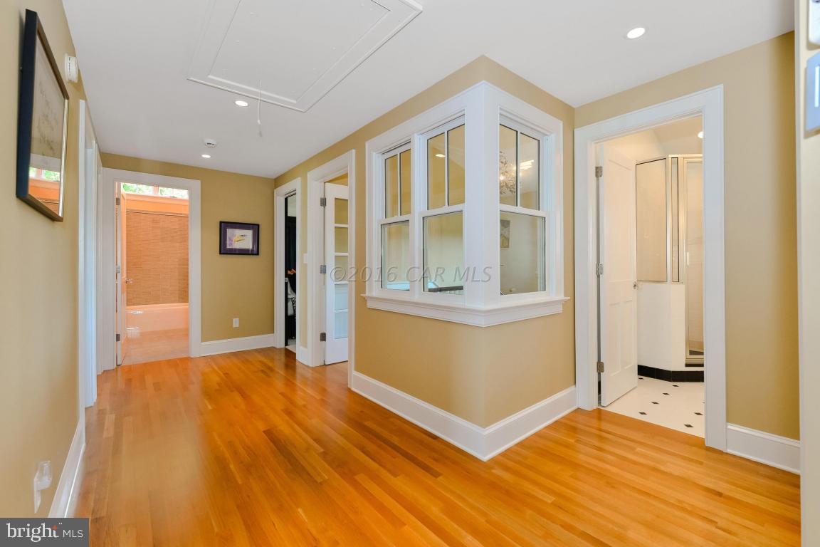 INDIAN CREEK - Residential