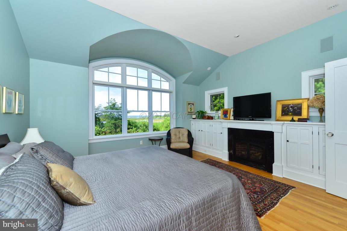 INDIAN CREEK - Residential