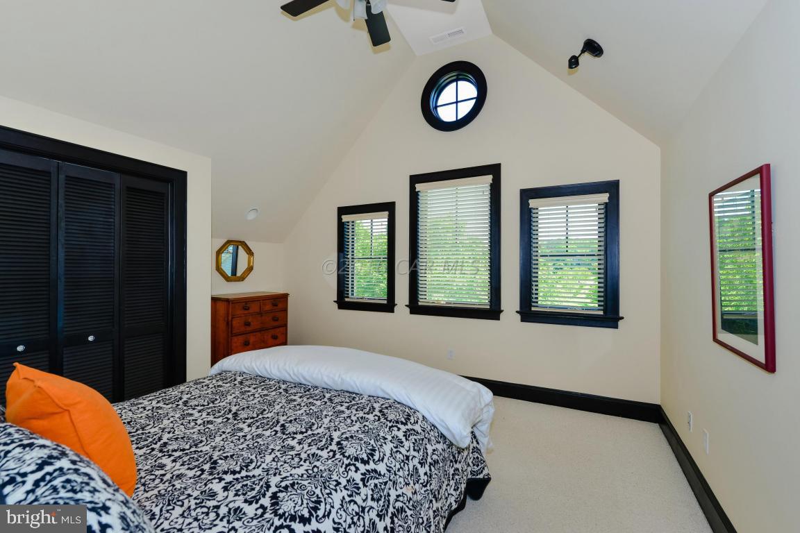 INDIAN CREEK - Residential