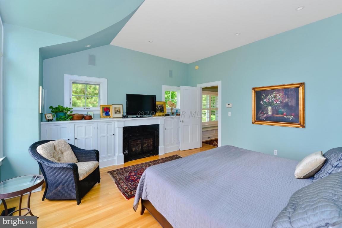 INDIAN CREEK - Residential