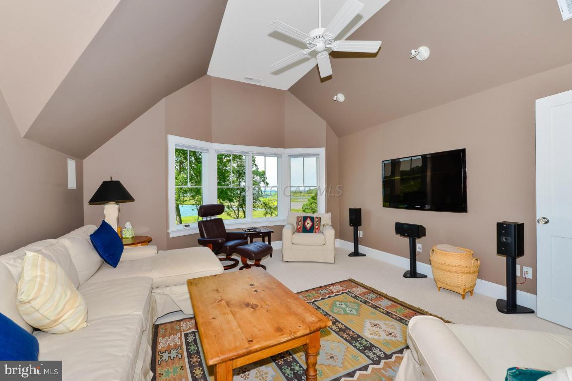 INDIAN CREEK - Residential