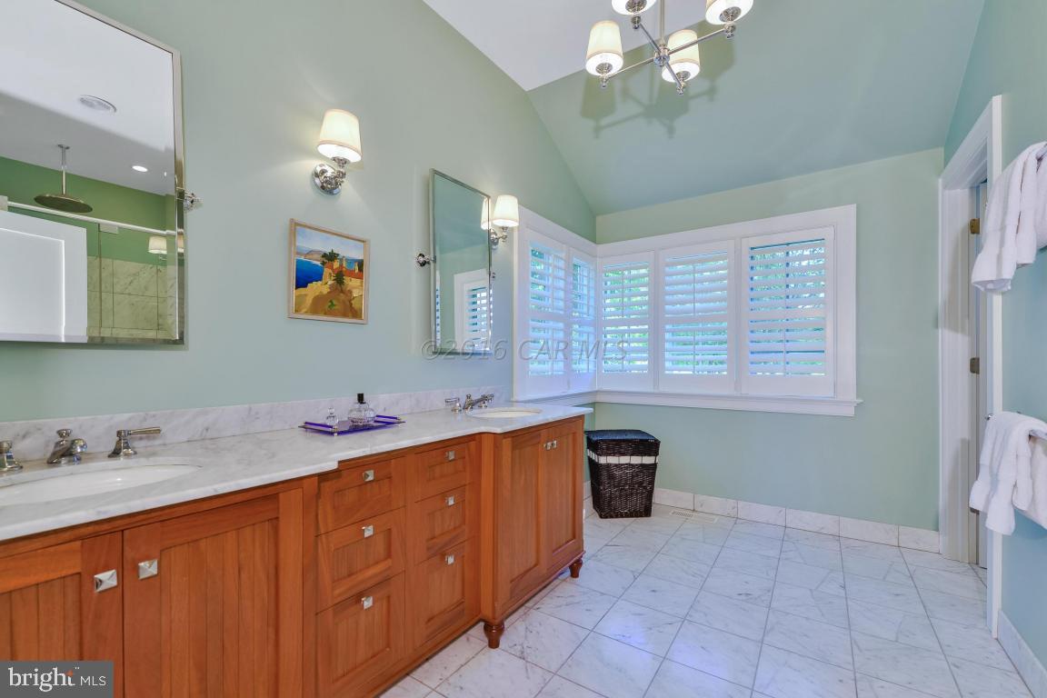 INDIAN CREEK - Residential