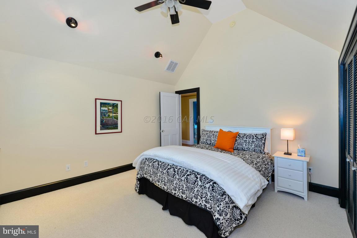 INDIAN CREEK - Residential