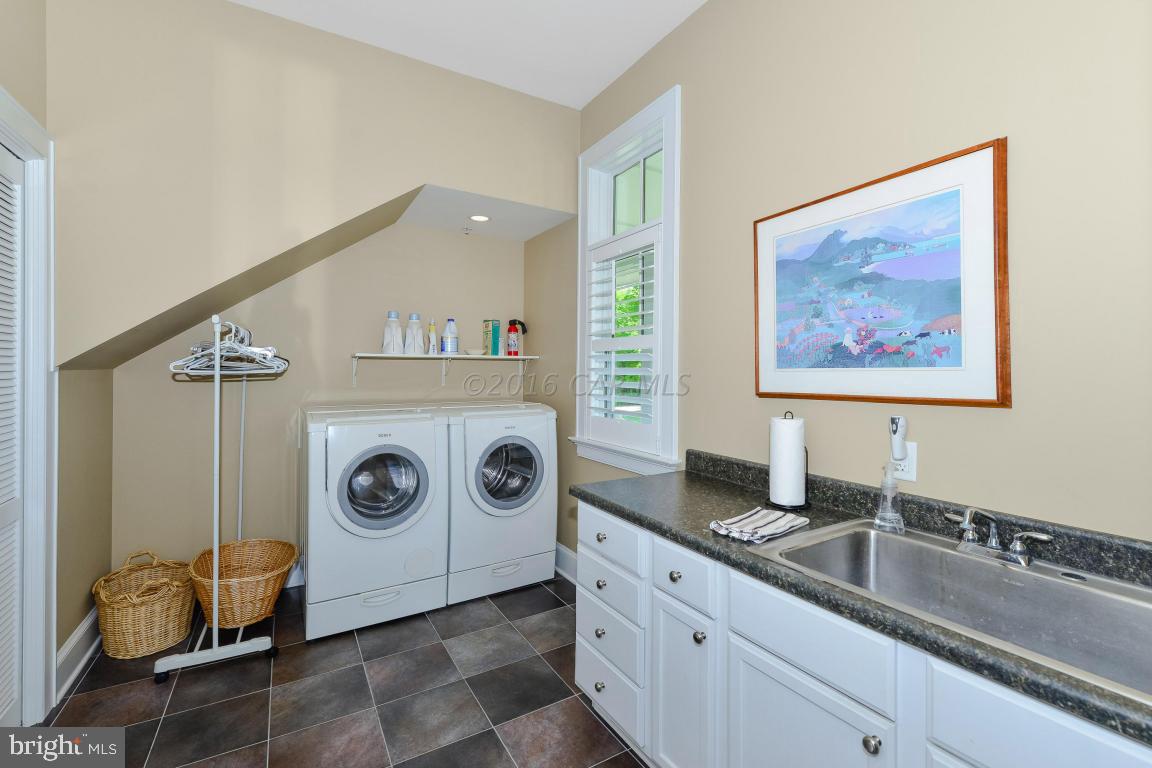 INDIAN CREEK - Residential