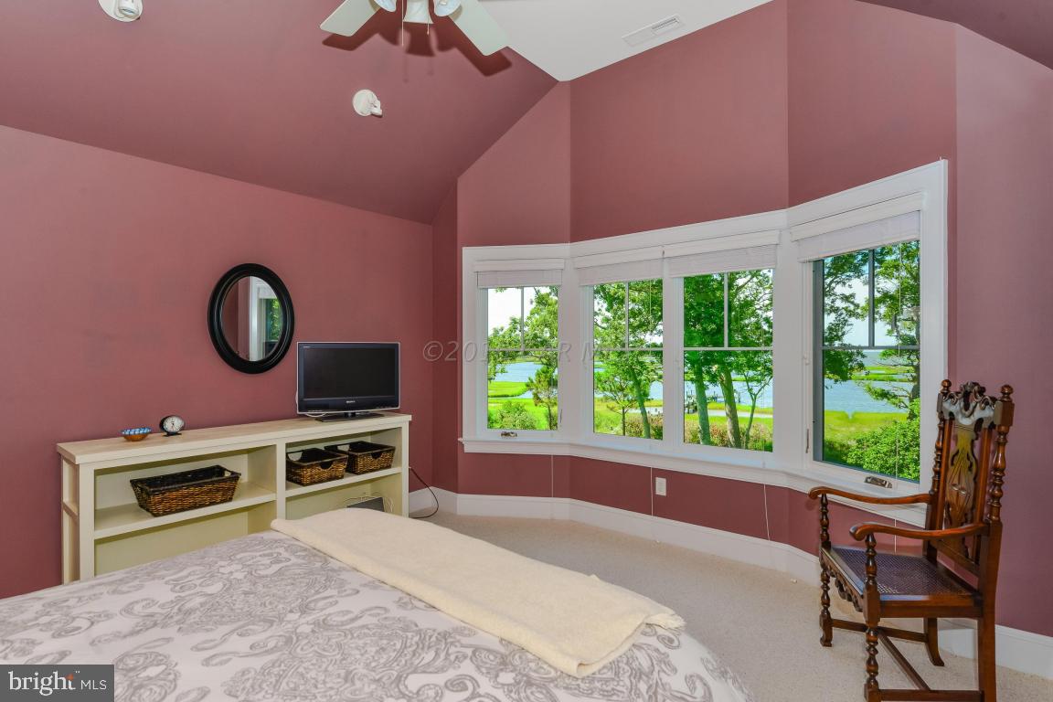 INDIAN CREEK - Residential