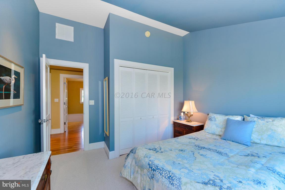 INDIAN CREEK - Residential