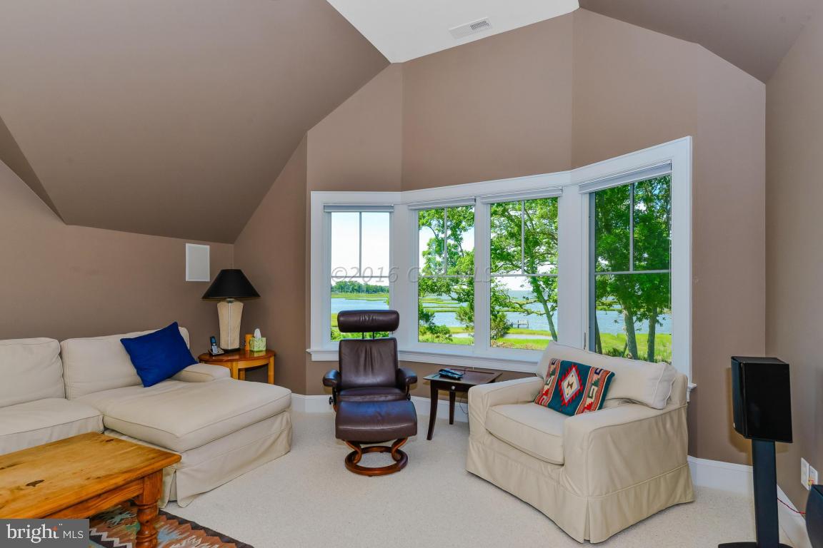 INDIAN CREEK - Residential