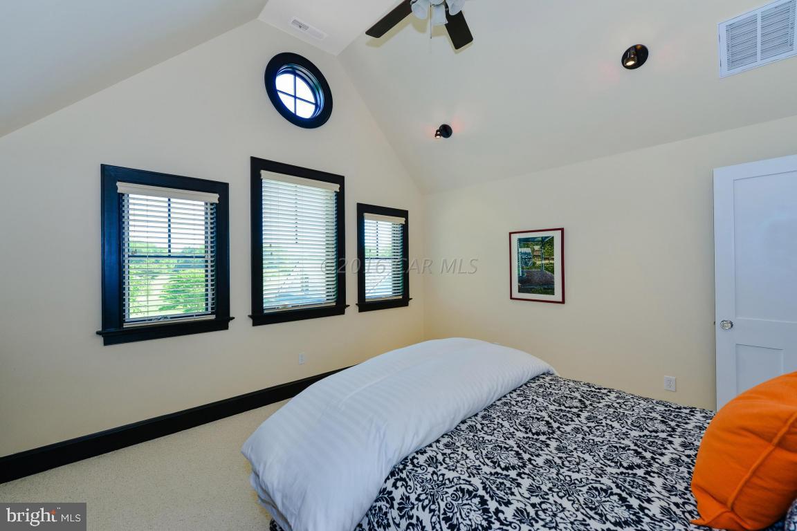 INDIAN CREEK - Residential