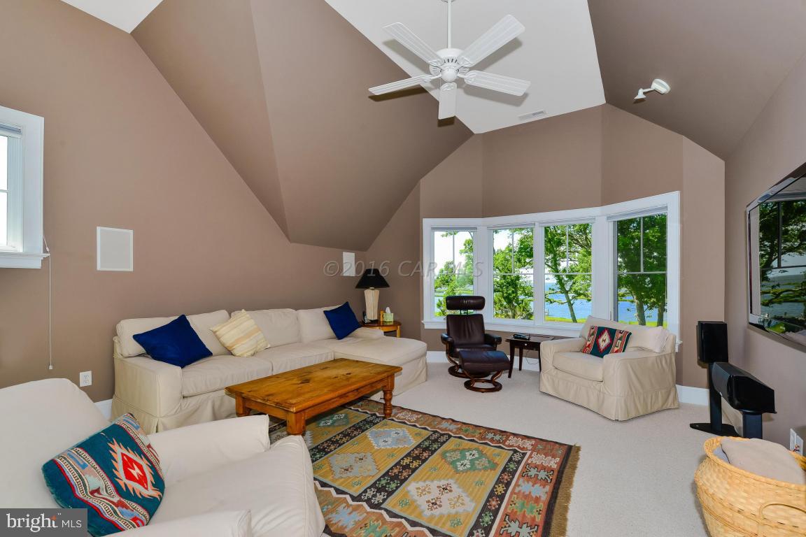 INDIAN CREEK - Residential