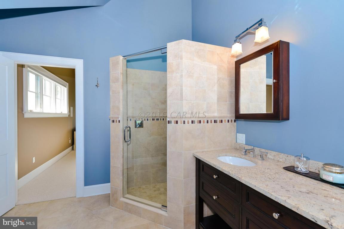 INDIAN CREEK - Residential