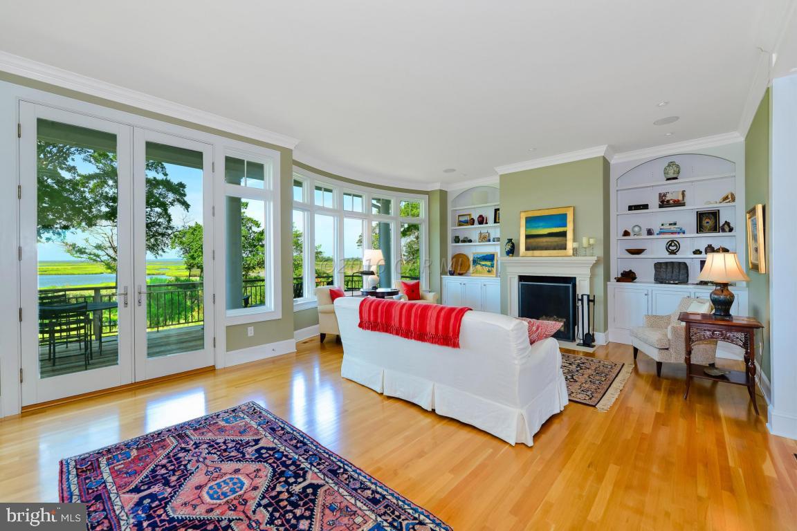 INDIAN CREEK - Residential