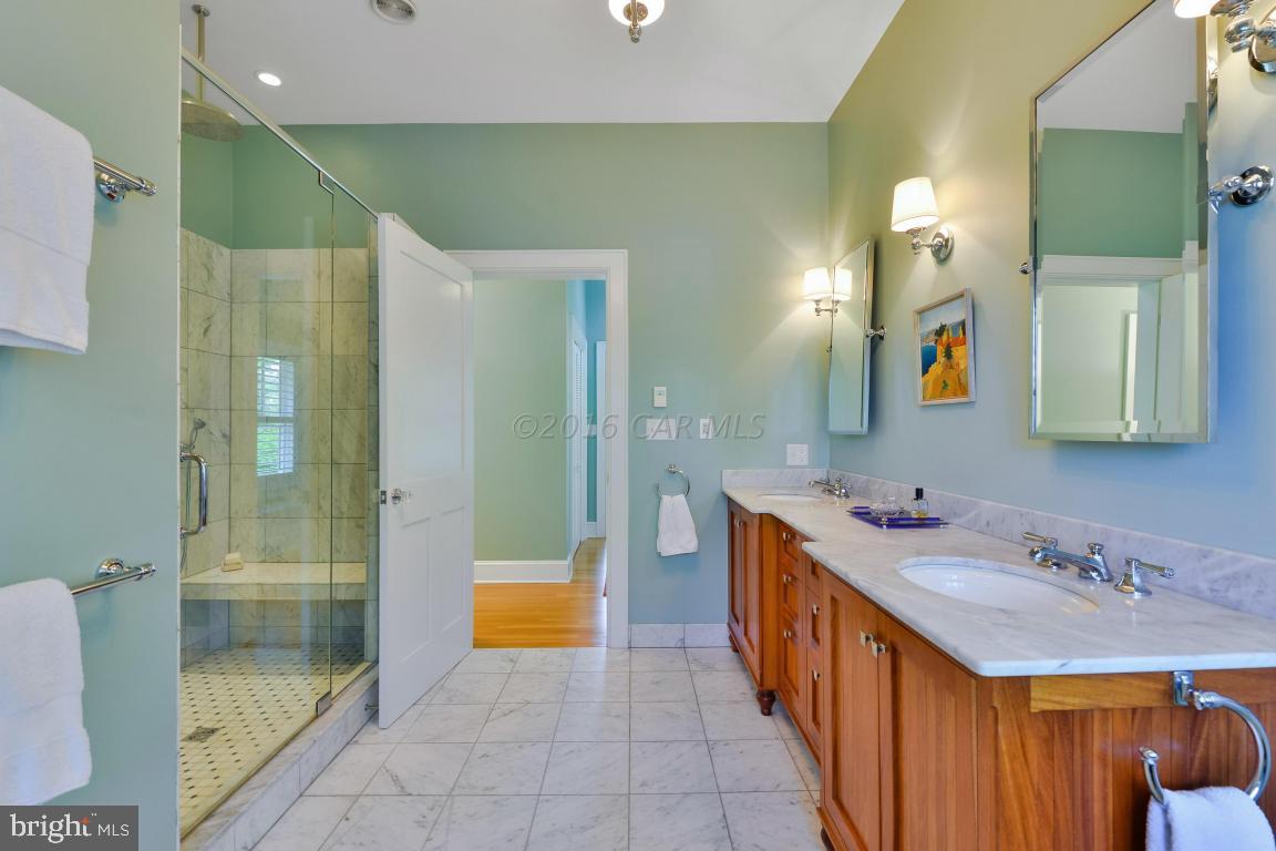 INDIAN CREEK - Residential