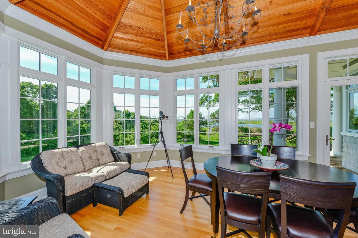 INDIAN CREEK - Residential